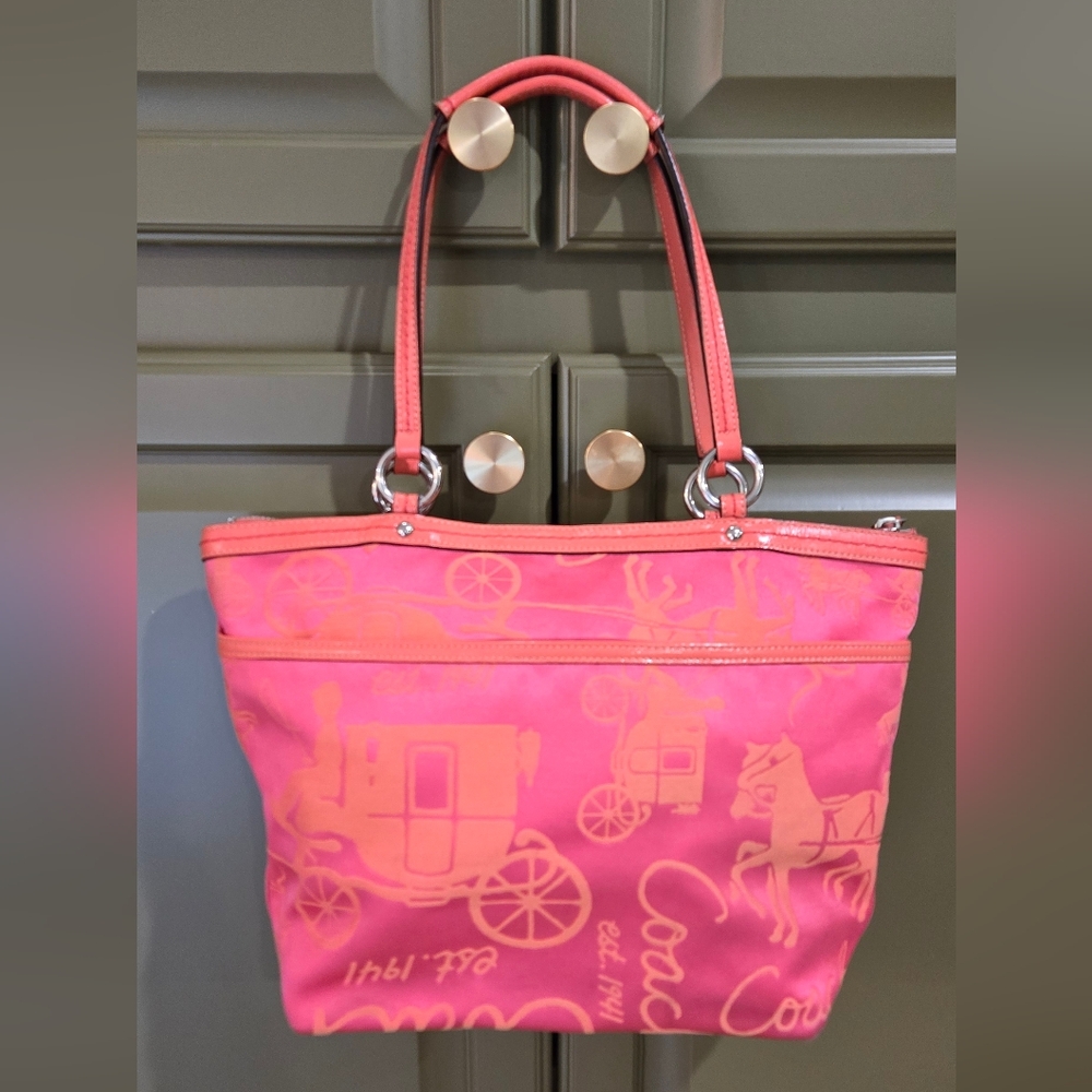 C- Coach rare pink peachy/orange Horse Carriage Pleated Tote Shoulder Bag F… - Picture 2 of 10